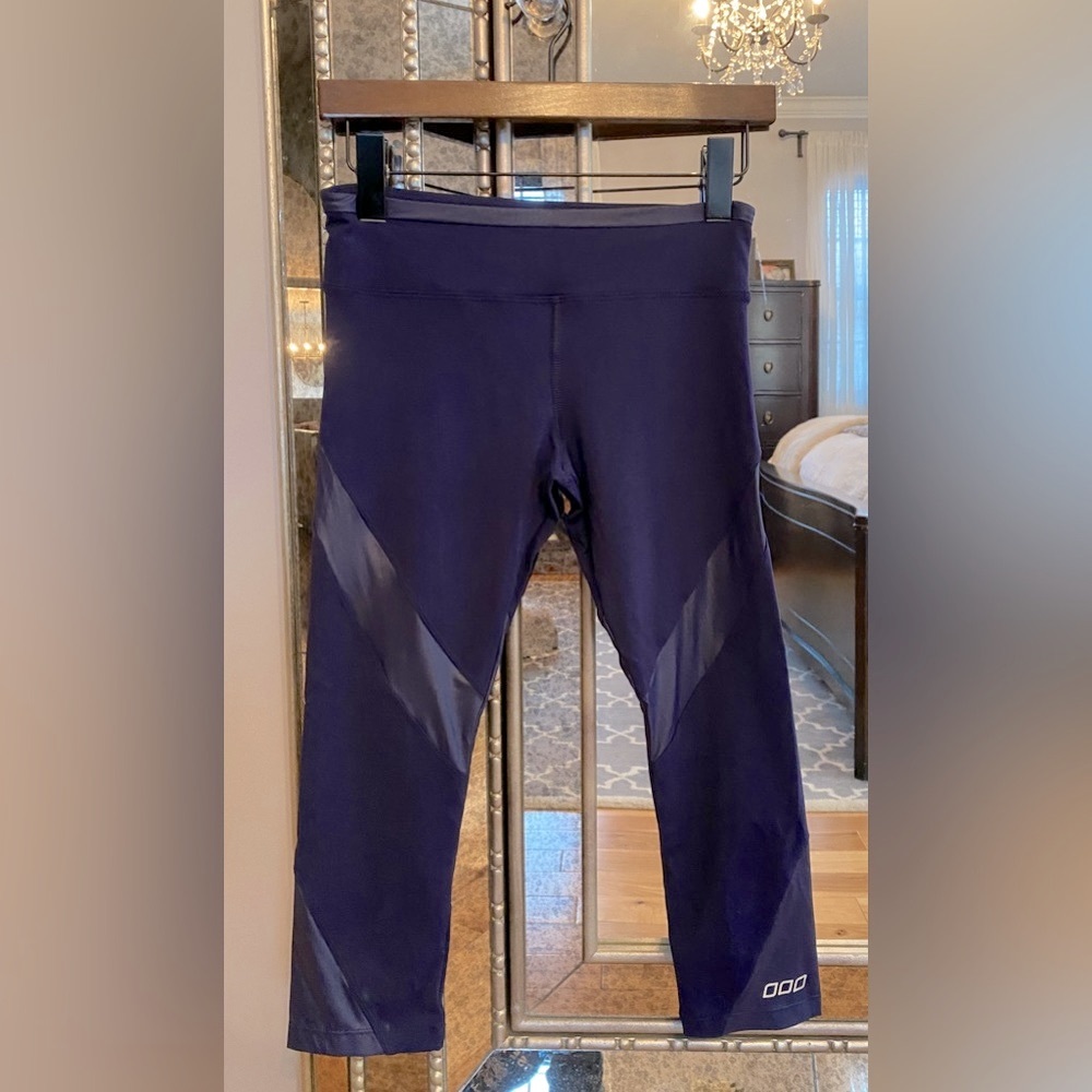 Lorna Jane 3/4 Navy Running Tights with Mesh Panels